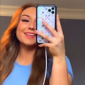 Meet your Posher, Cait